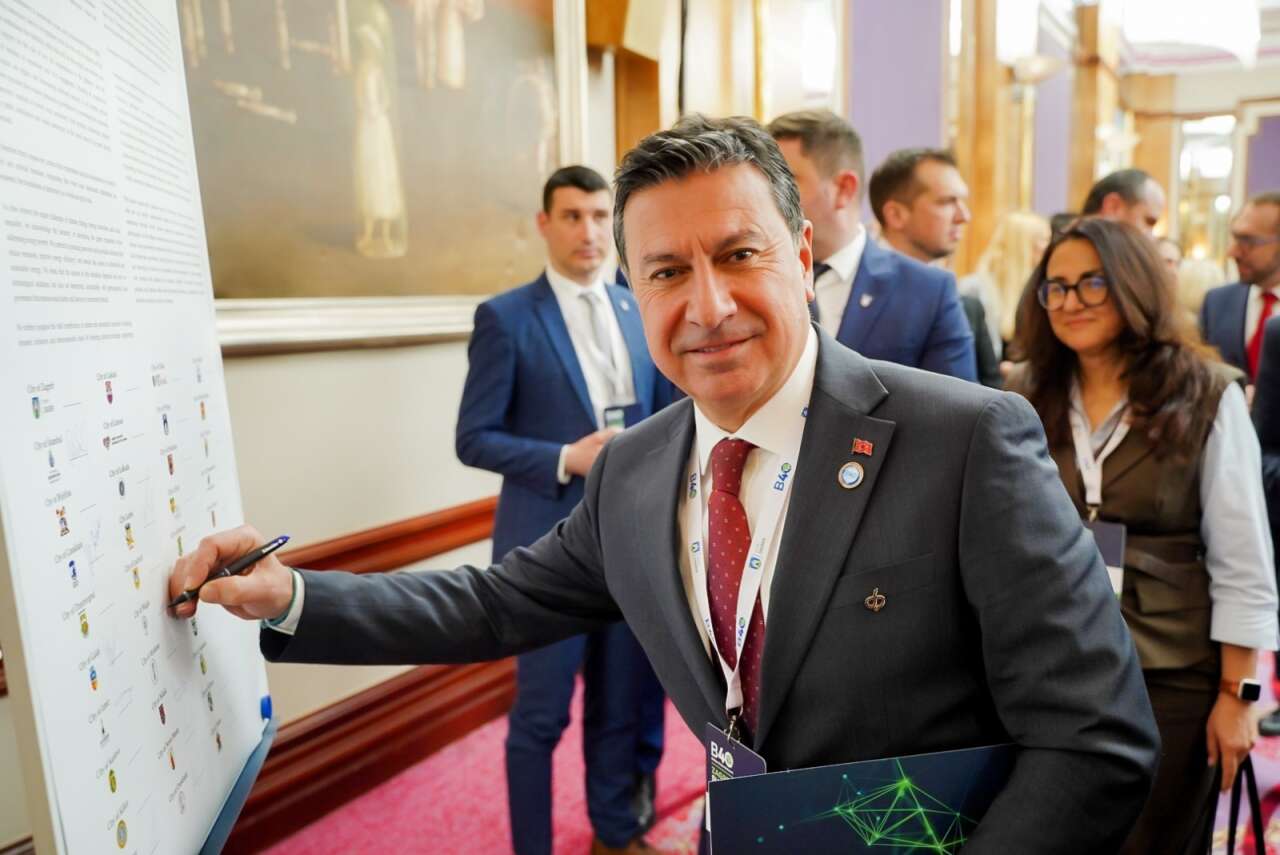 Başkan Aras B40 Zirvesi’nde Muğla’yı Temsil Etti 4